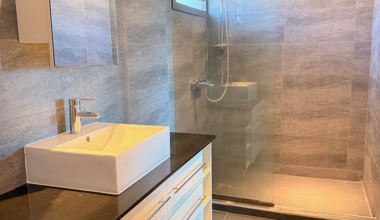 1764188646_LA2322_5_original