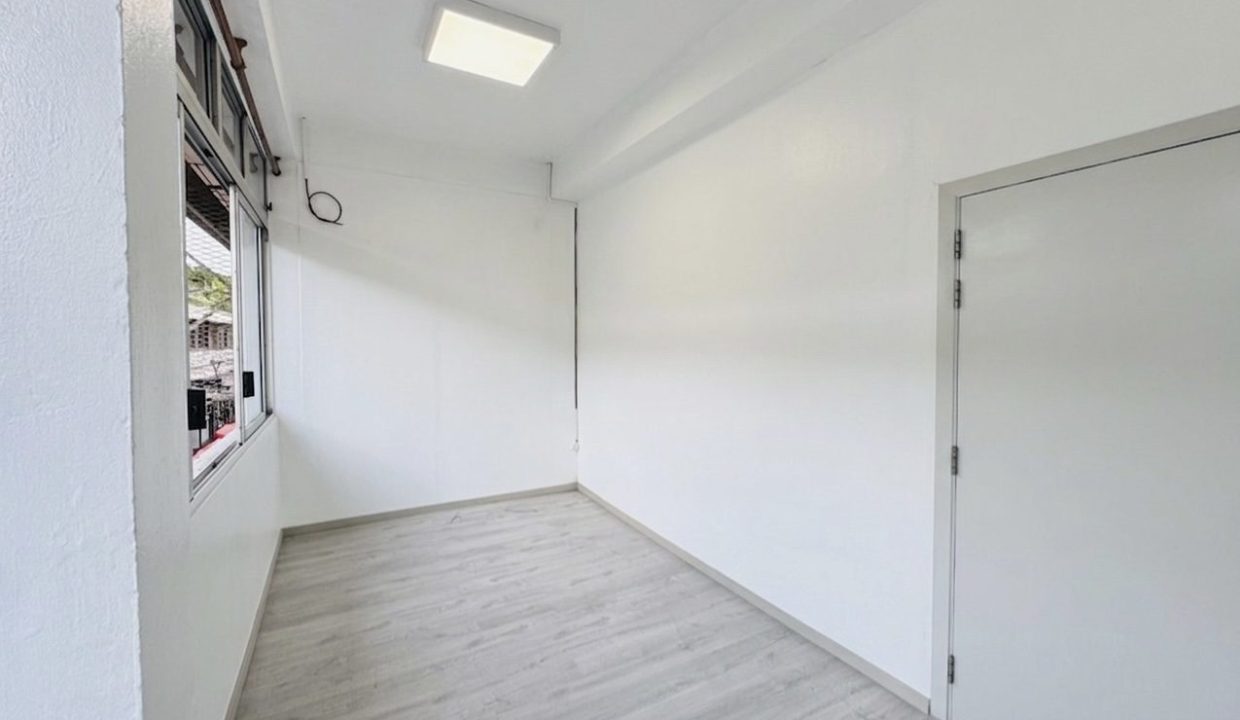 1774673515_LP145_2_original