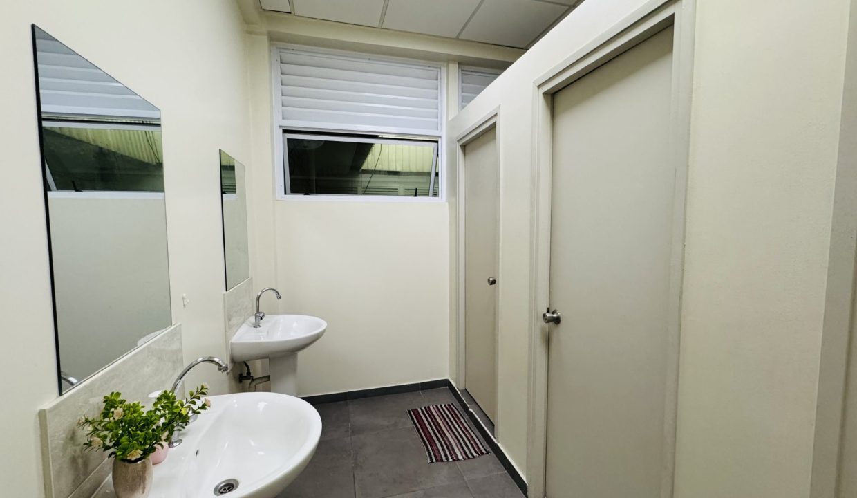 1774673521_LP145_3_original