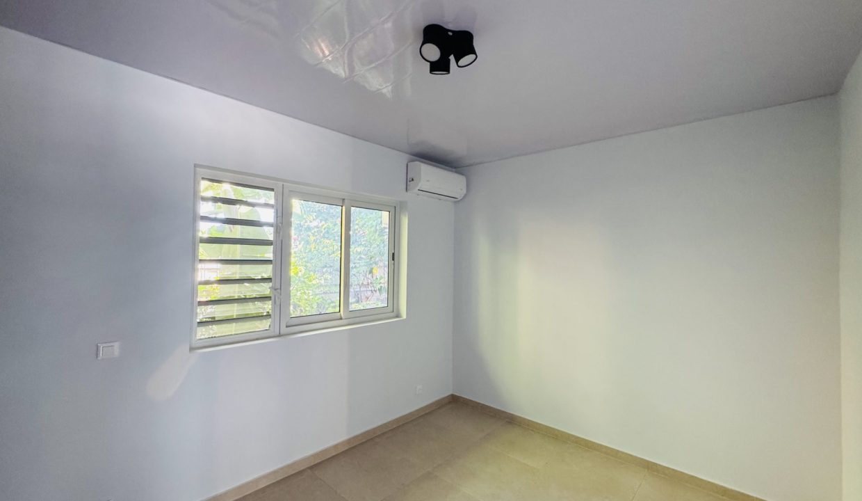 1775252980_LM570_5_original