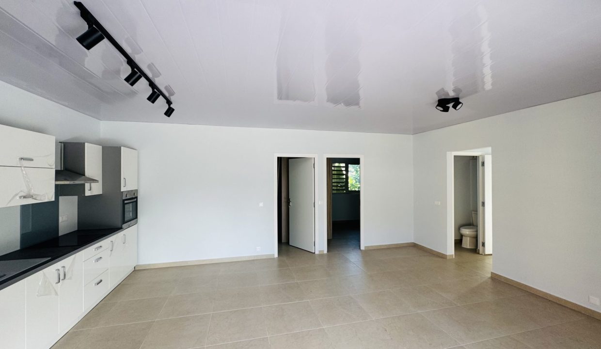 1775253168_LM572_3_original